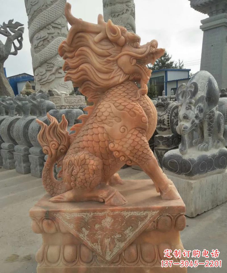 广西晚霞红麒麟雕塑1