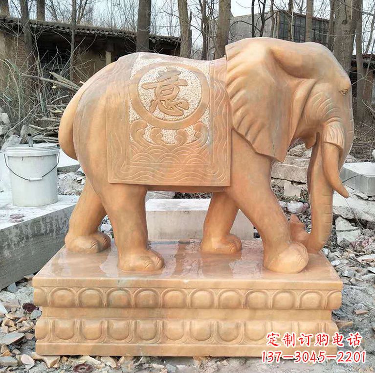 广西晚霞红石材大象雕塑