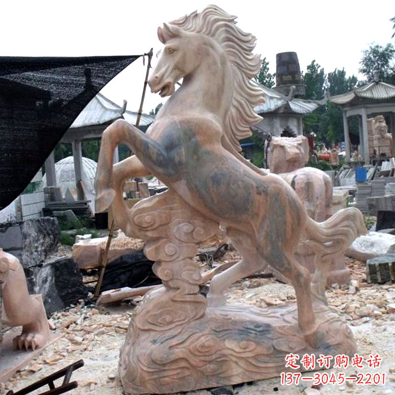 广西晚霞红石雕马生肖动物雕塑