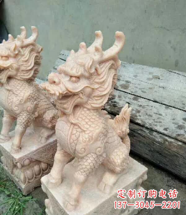 广西晚霞红石雕麒麟
