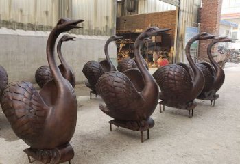 广西中领雕塑天鹅铜雕是一款精美的艺术作品，既…