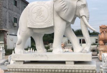 广西精美汉白玉雕塑：观音大象
