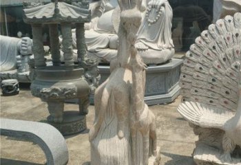 广西高贵优雅的长颈鹿雕塑
