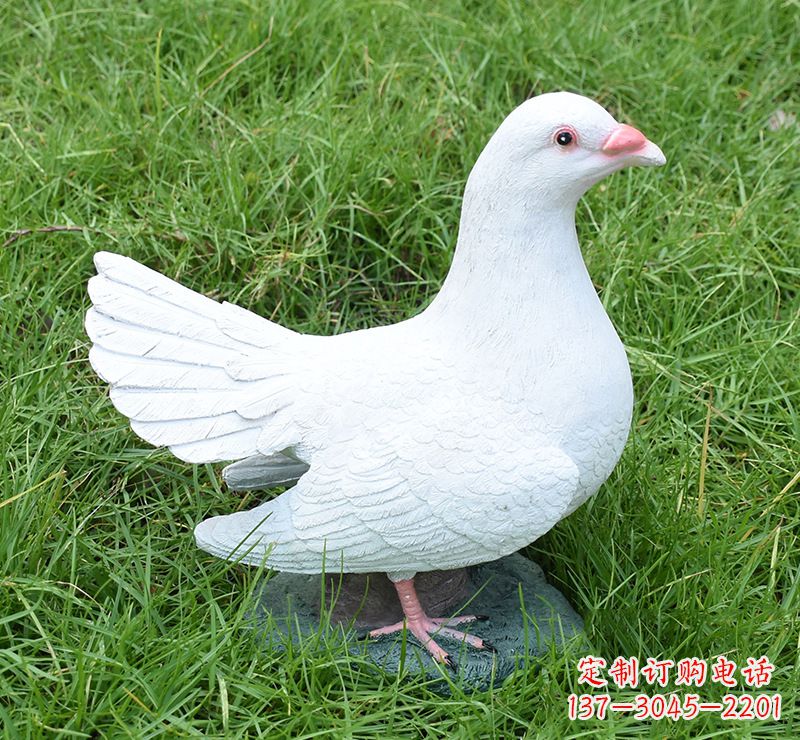 广西文化广场的和平鸽雕塑