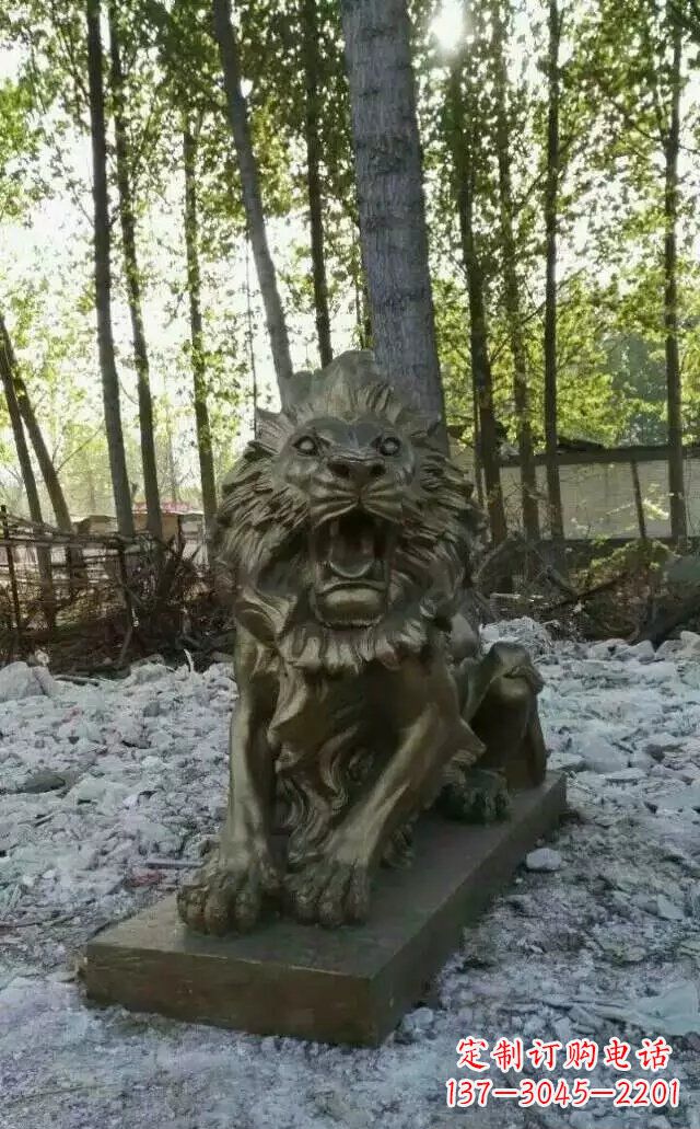 广西卧着的西洋狮子铜雕 (2)