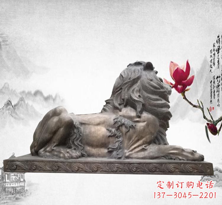 广西卧着的西洋狮子铜雕