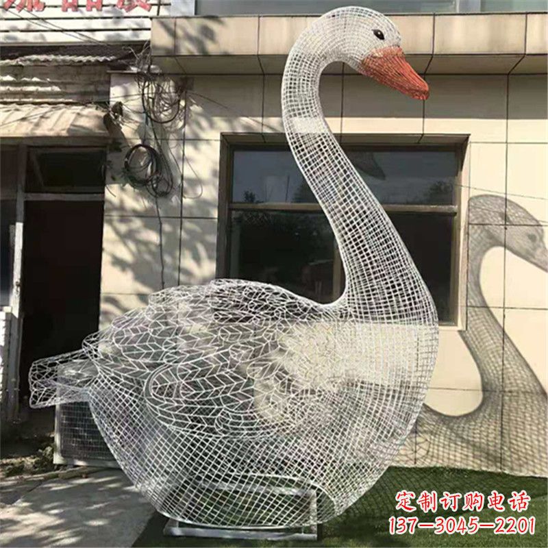 广西卧姿天鹅不锈钢草坪网格动物摆件