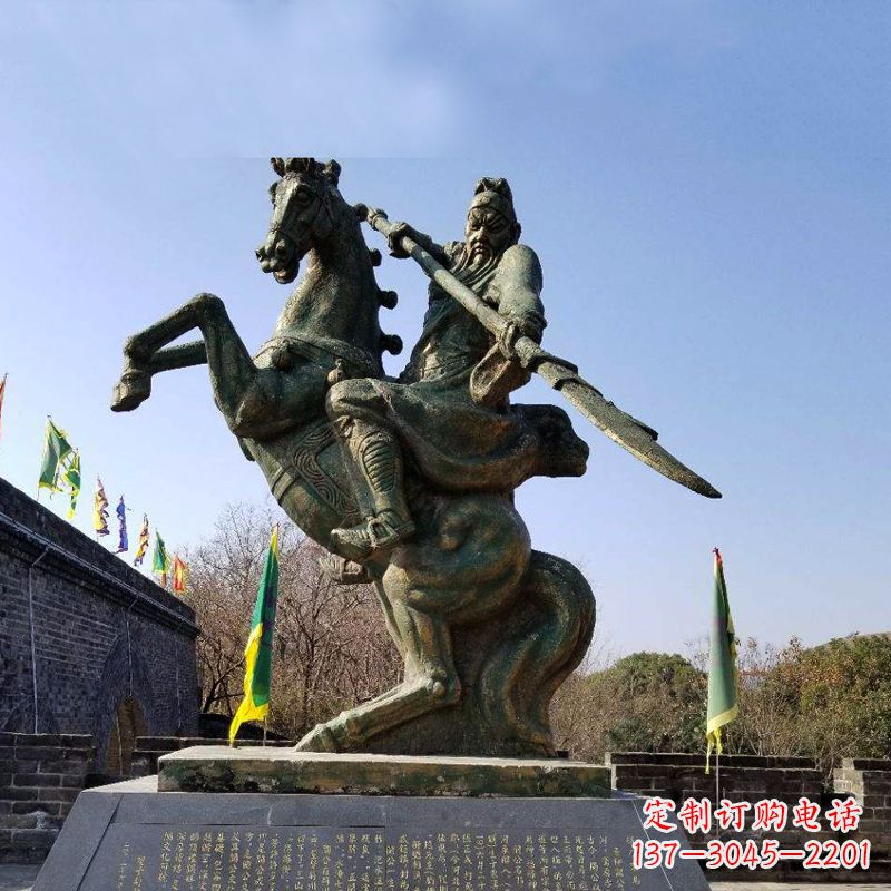 广西五虎上将关羽骑马舞大刀铜雕景观