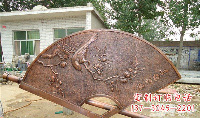 广西喜鹊登梅扇子景观铜浮雕