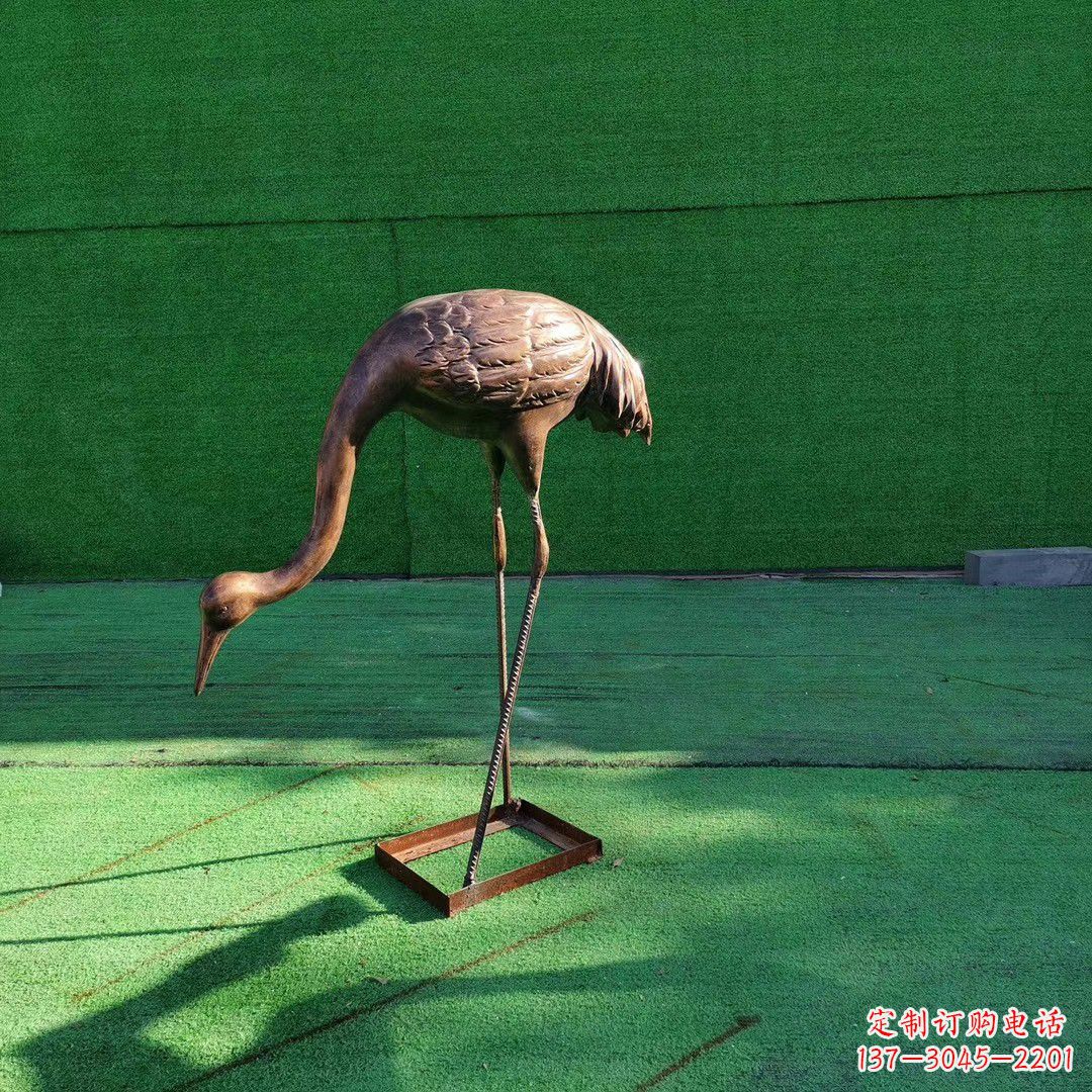广西仙鹤拉鼓铜雕塑