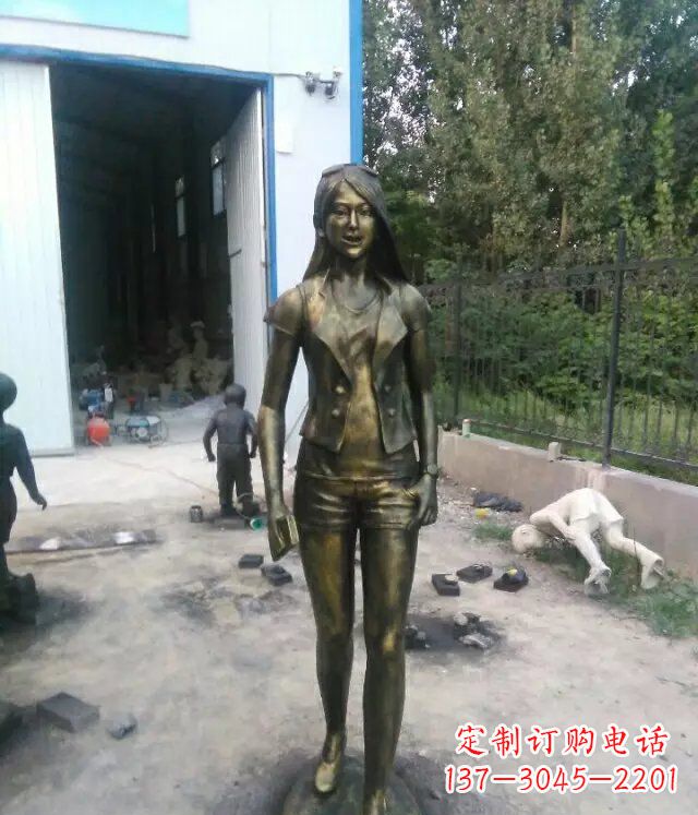 广西现代美女广场人物铜雕