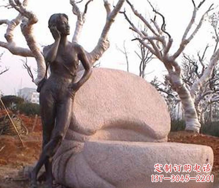 广西现代女人打电话铜雕