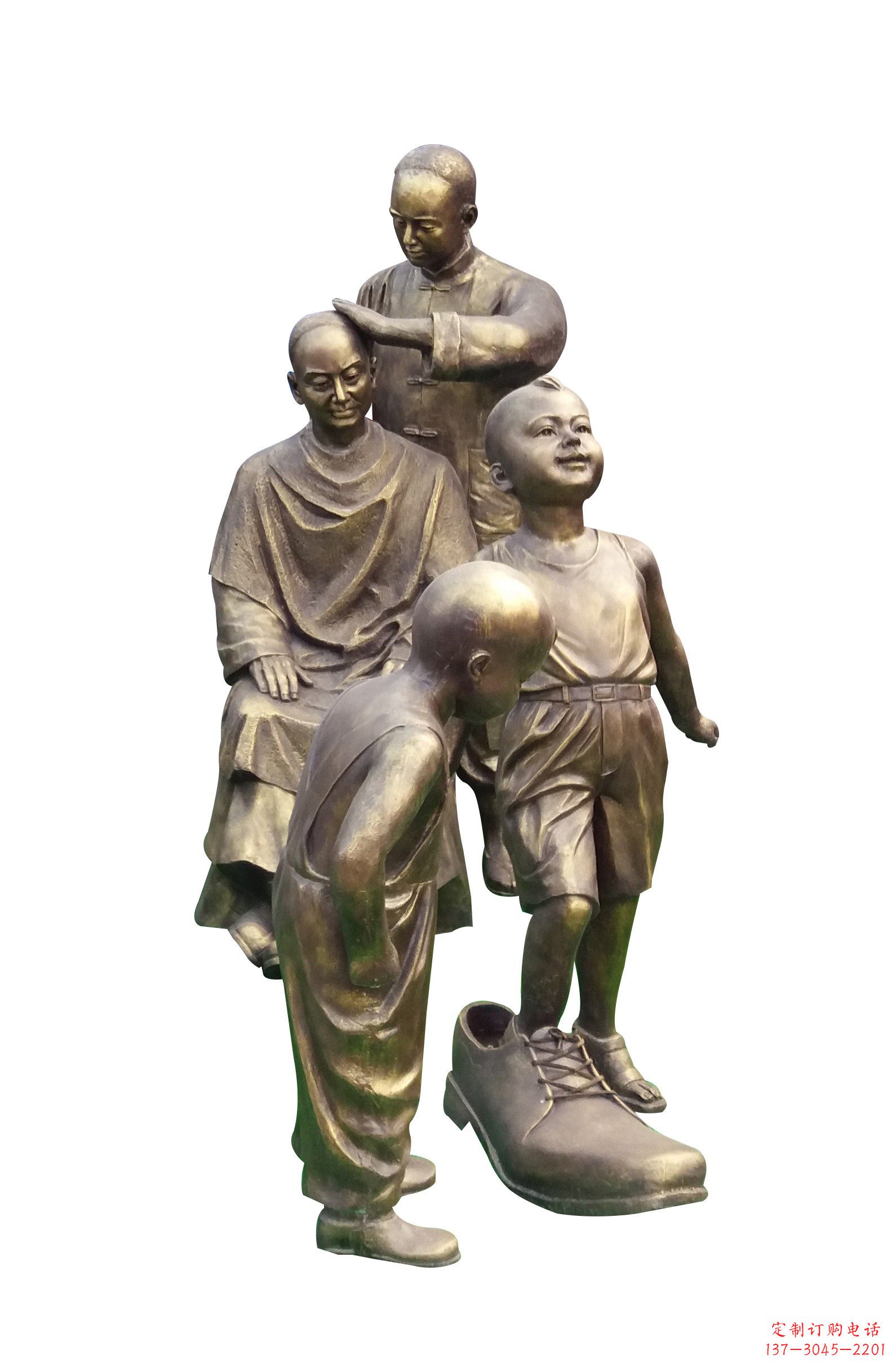 广西小孩穿大鞋 剃头铜雕像