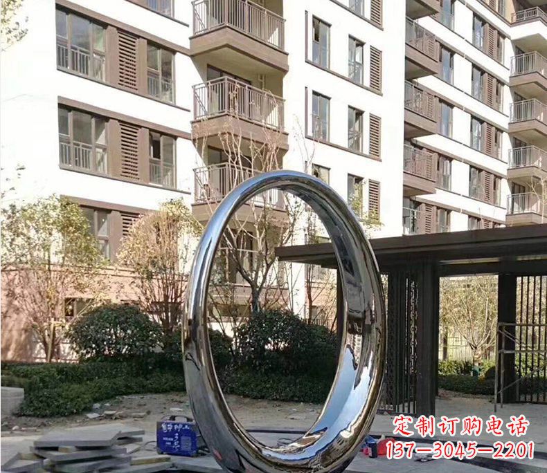 广西小区不锈钢镜面圆环雕塑