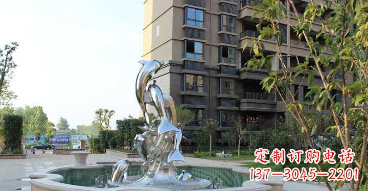 广西小区不锈钢跳跃海豚景观雕塑