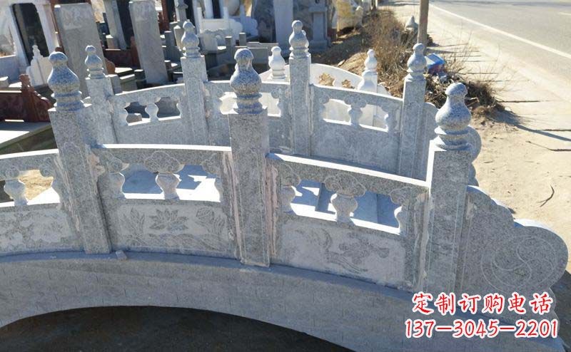 广西小区公园大理石拱桥