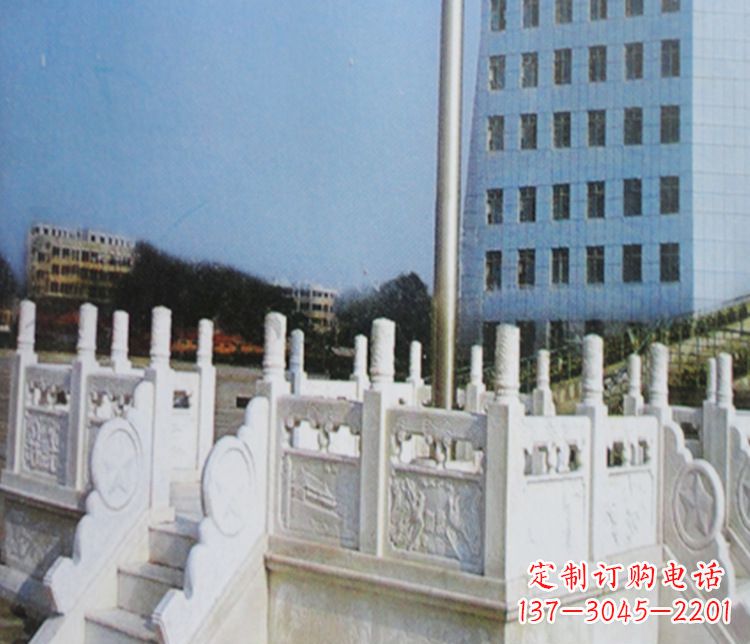 广西校园汉白玉升旗台景观石雕