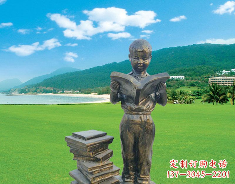 广西校园看书的小男孩雕塑