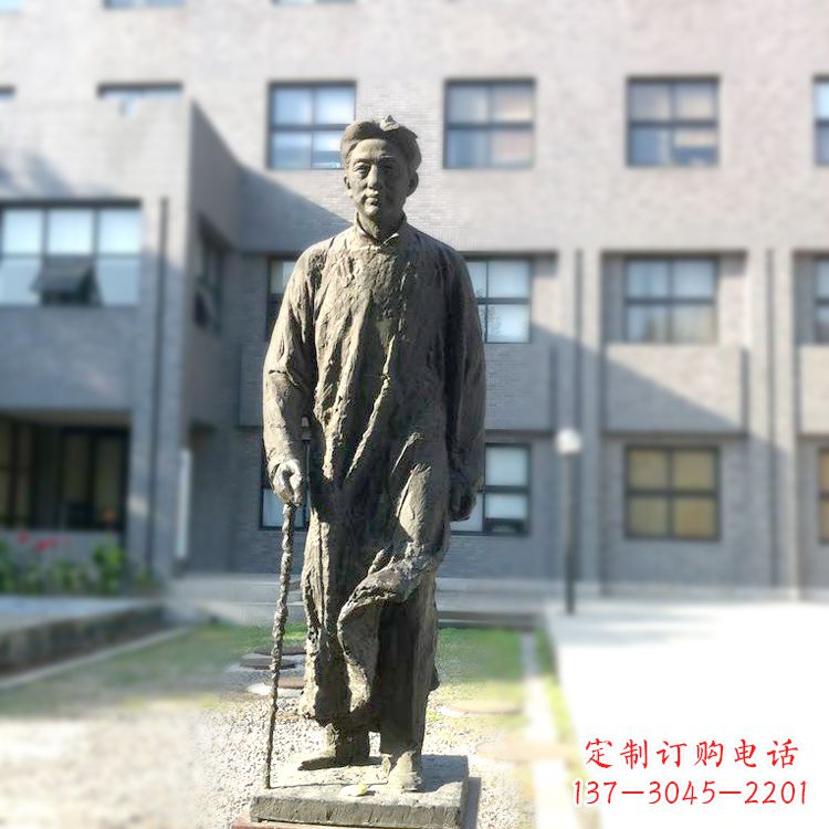 广西校园名人徐悲鸿雕塑