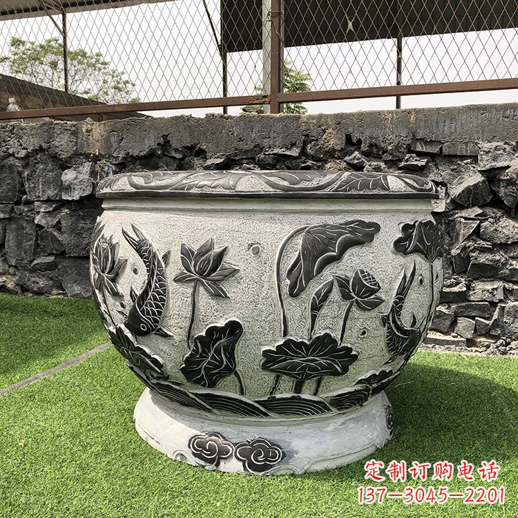 广西鱼纹水缸石雕