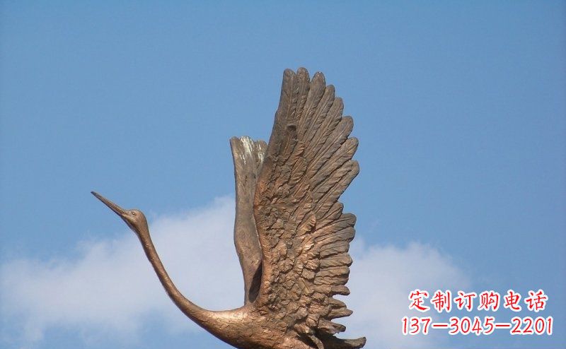 广西展翅高飞的仙鹤动物铜雕