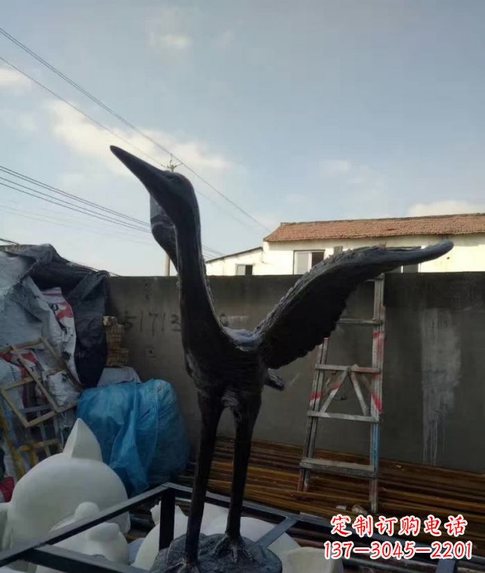 广西展翅仙鹤铜雕 (2)