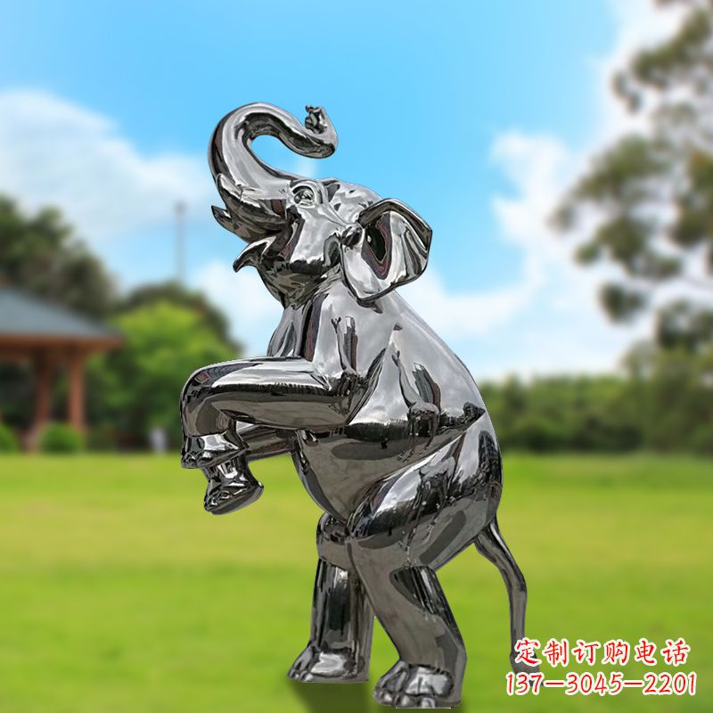 广西站立的不锈钢小象雕塑