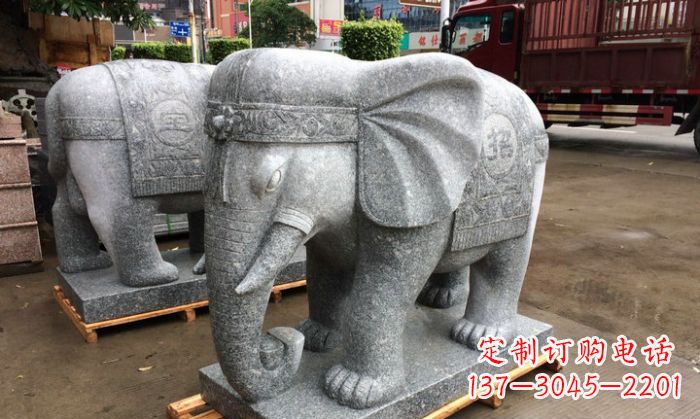 广西招财进宝芝麻灰大象石雕 (3)