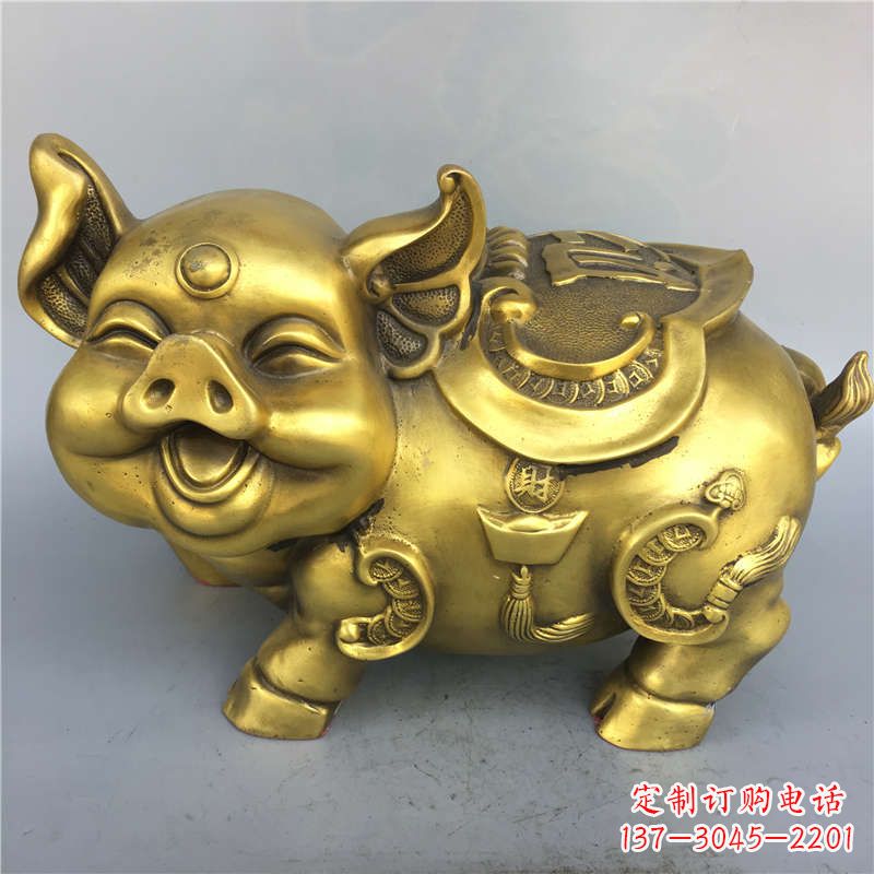 广西招财卡通猪铜雕-企业商场美陈动物生肖风水雕塑摆件
