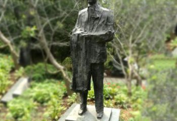 广西徐悲鸿雕塑著名奔马画家公园铜雕像