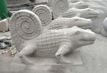 广西园林水池水景鳄鱼砂岩喷水雕塑