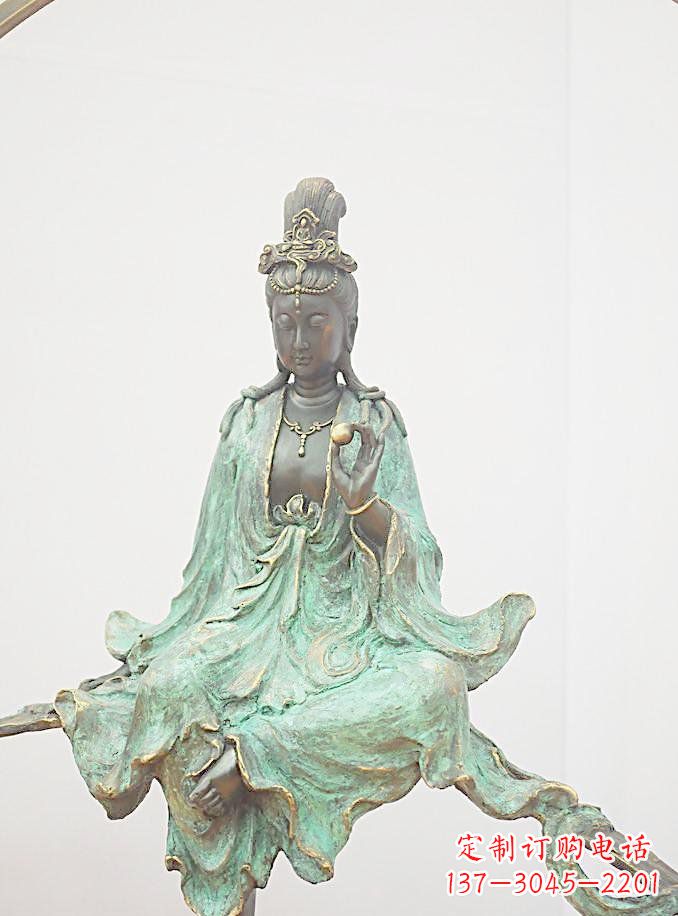 广西铸铜观自在观音雕像