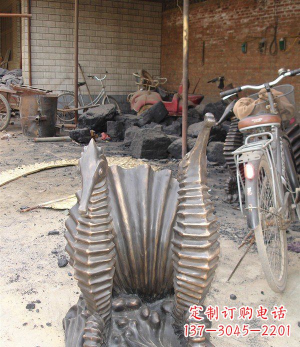 广西铸铜海马小区动物铜雕
