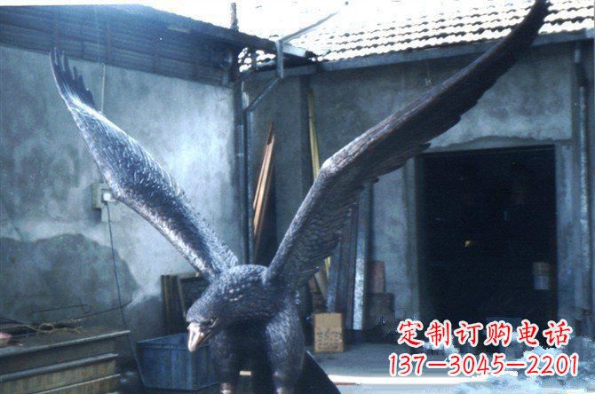 广西铸铜老鹰企业动物铜雕