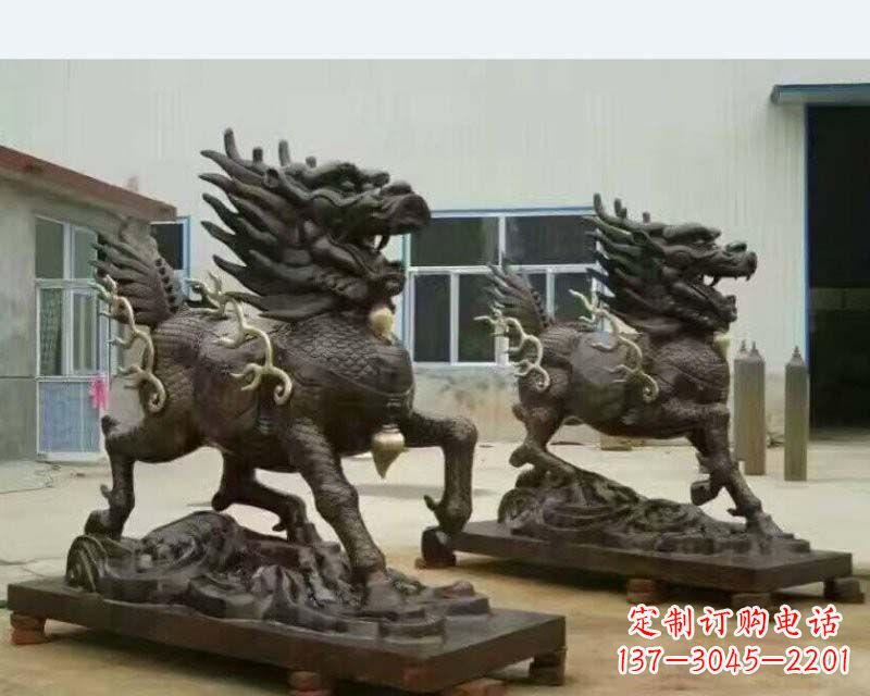 广西铸铜踏浪麒麟雕塑