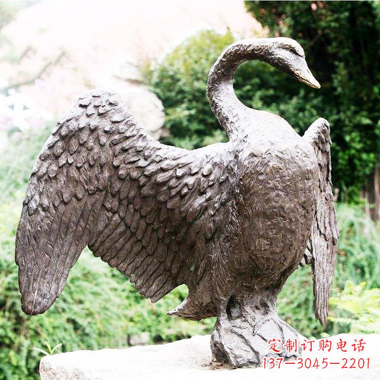 广西铸铜天鹅雕塑